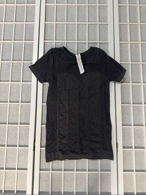 Fabletics Black Short Sleeve Mesh Workout Tee